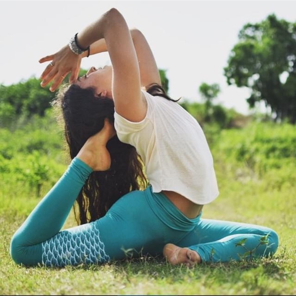 Green Mermaid Scale Leggings - Picture 9 of 11